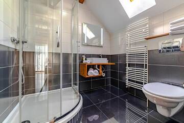 Фото номера Номер с кроватью размера «queen-size» и балконом Гостевой дом Casa Nitu г. Инторсура-Бузэулуй 2
